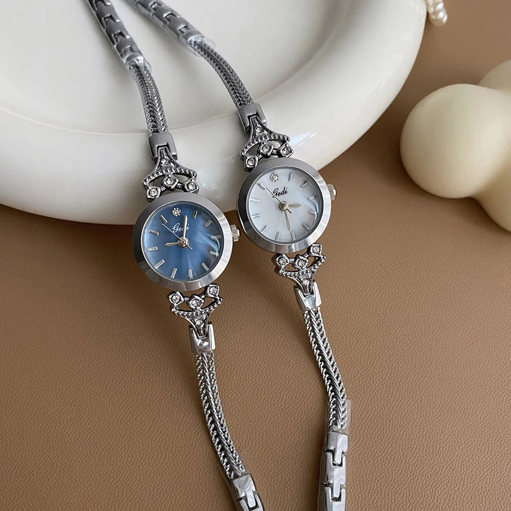 Reloj Dorado con Cristales