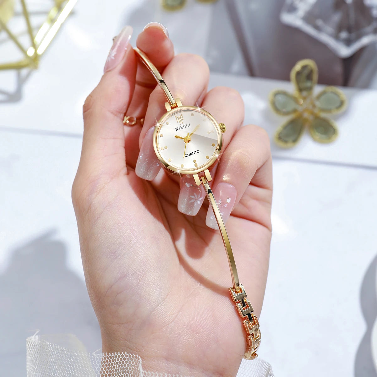 Reloj Brazalete Delgado
